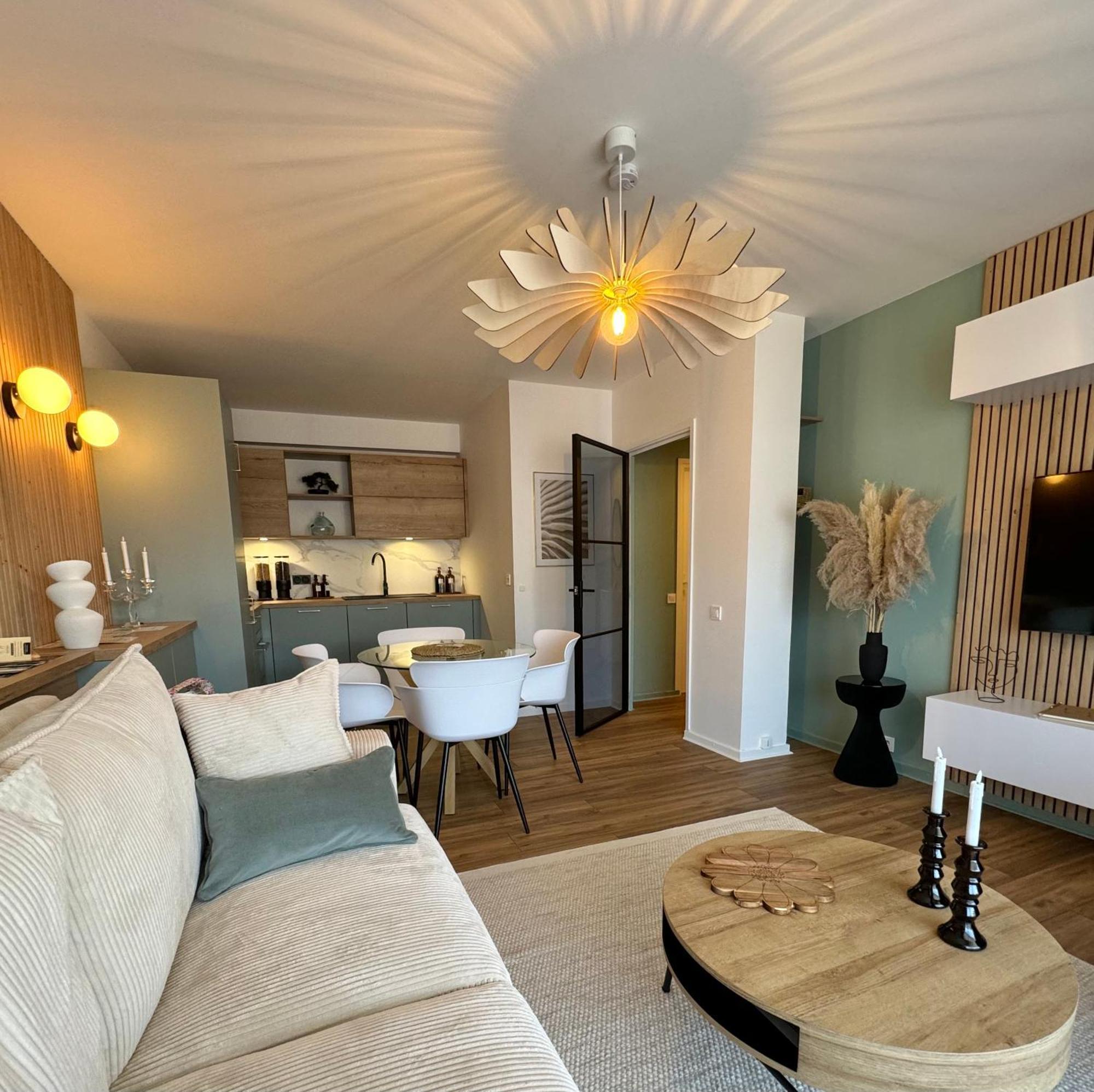 Appartement Sweet Dove - Cocon De Charme, Balcon & Parking Prive Chambéry